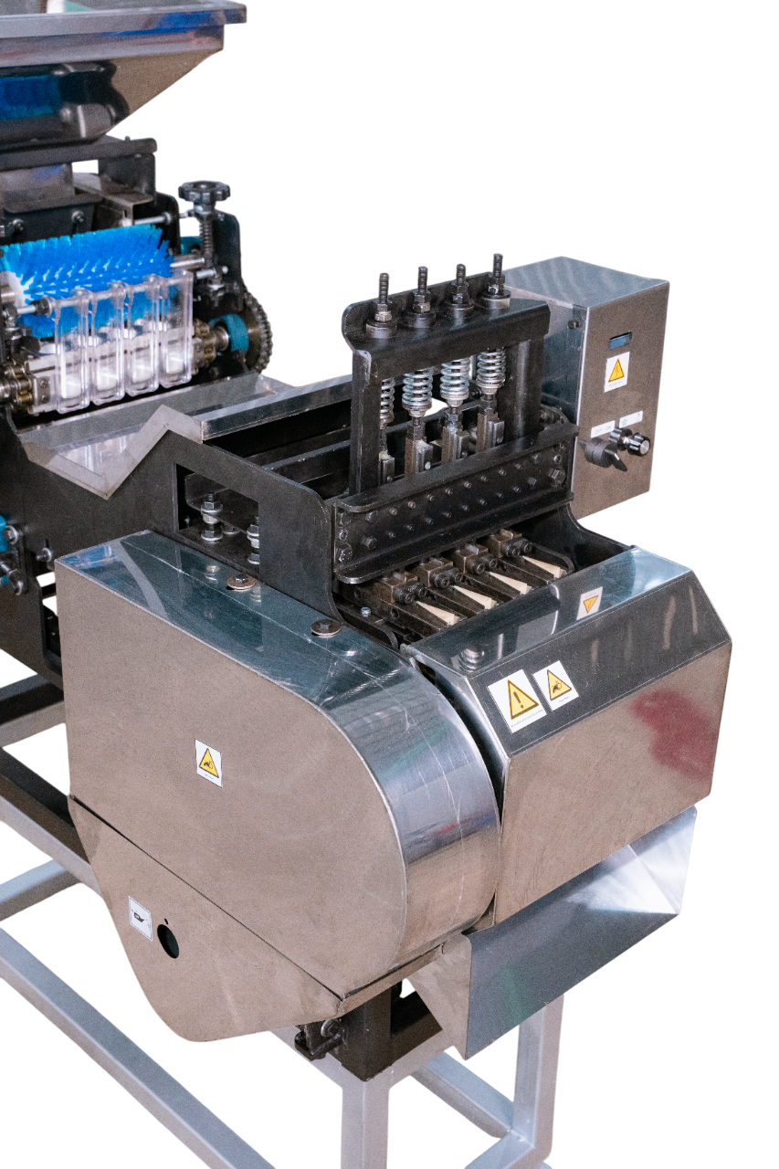 Vietnam 4-Blade Cashew Cutting Machine - Angle View